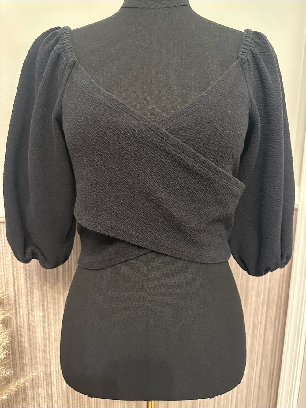 Maeve Anthropologie Black Wrap Crop Top M Puff Sleeve Textured Cotton Blend